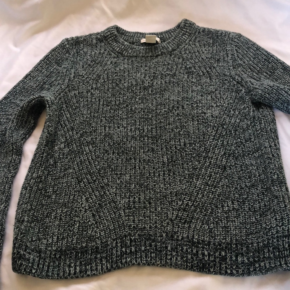 Basic grey pullover sweater